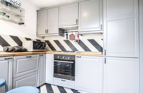 Aventine Casa | Lovely Garden Apartment in Beautiful San Saba