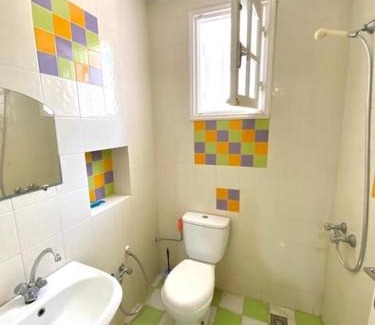 Hiboun Apartamento | Lovely garden-level near Beach