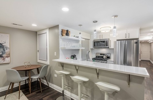 Park West Apartamento | Lovely Garden Set up is Perfect for Your Morning Coffee or a Drink After Some Great Blues Music at Kingston Mines by AllSet Turnover