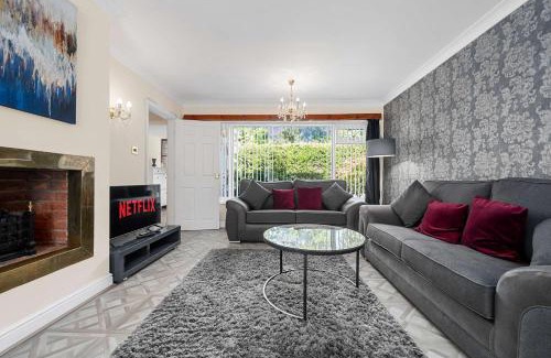 Cheadle Casa | Lovely Greater MCR Family Home by City SuperHost