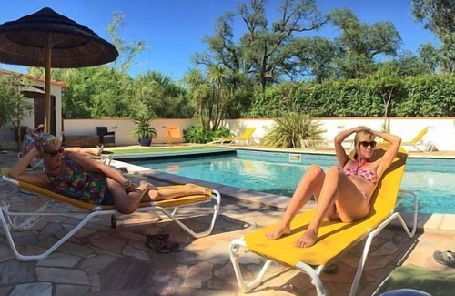 Plage d'Argeles Apartamento | Lovely ground floor gîte in a pretty farmhouse with trees and swimming pool