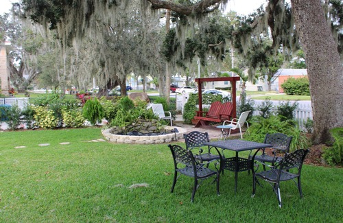 Daytona Beach Casa | Lovely Historic home in the heart of Daytona Beach. Close to everything!