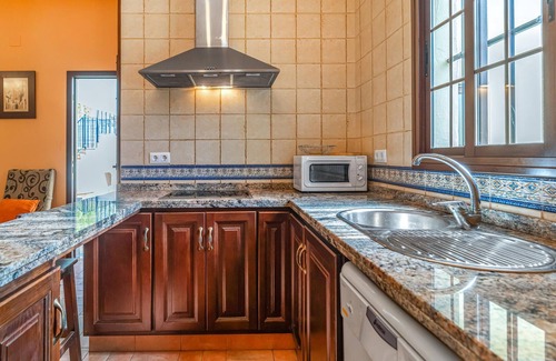 Valdeflores Casa | Lovely home in Minas del Castillo de