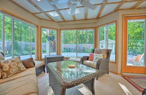 Holland Casa | Lovely Holland Home with 1 Mile to Lake Michigan!