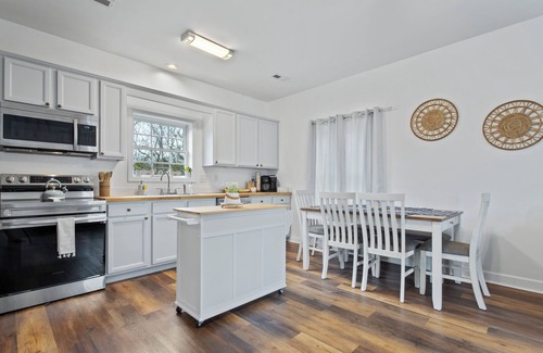 Pass Christian Casa | Lovely Home! Close to the Beach and Downtown!