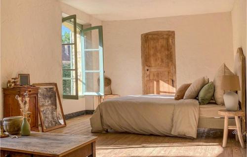 Villeneuve-sur-Yonne Casa | Lovely Home In Villeneuve-Sur-Yonne