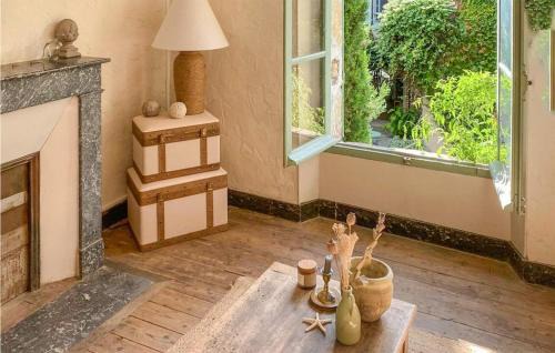 Villeneuve-sur-Yonne Casa | Lovely Home In Villeneuve-Sur-Yonne