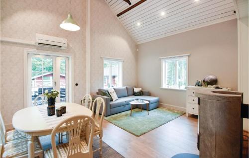 Algaras Casa | Lovely Home In Älgarås With Kitchen