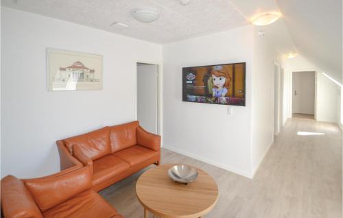 Allingabro Casa | Lovely Home In Allingåbro With Kitchen