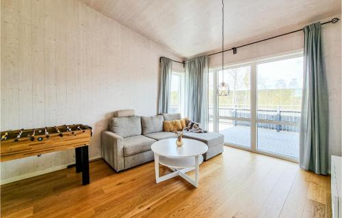 Asensbruk Casa | Lovely Home In Åsensbruk With Kitchen