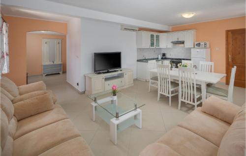 Orihi Casa | Lovely Home In Barban With Outdoor Swimming Pool