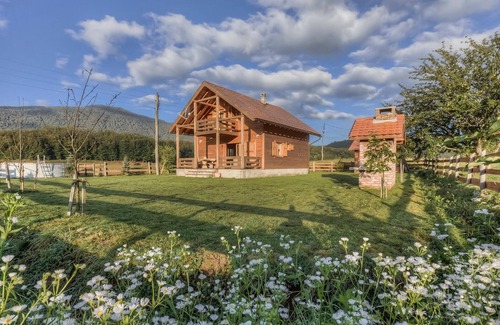 Gospic Casa | Preciosa casa en Buzim con sauna