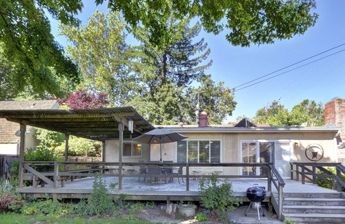 Clarksburg Casa | Lovely Home in Clarksburg*Sleeps 6*Walk to Winery