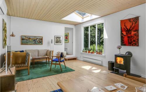 Hoeve Strand Casa | Lovely Home In Fårevejle With Kitchen