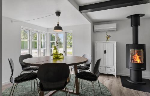 Faxe Ladeplads Casa | Lovely Home In Faxe Ladeplads With Wifi
