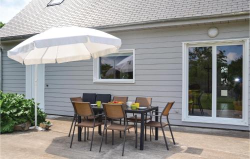 Brain-sur-Allonnes Casa | Lovely Home In Brain-Sur-Alonnes