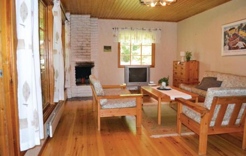 Vathult Casa | Lovely Home In Gislaved With Lake View