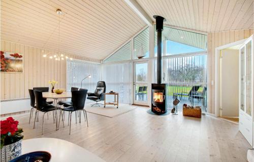 Grenaa Casa | Lovely Home In Grenaa With Kitchen