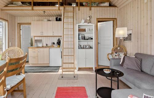 Idestrup Casa | Lovely Home In Idestrup With Kitchen