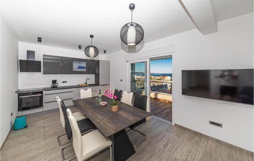 Kastela Casa | Lovely Home In Kastel Luksic With Sauna
