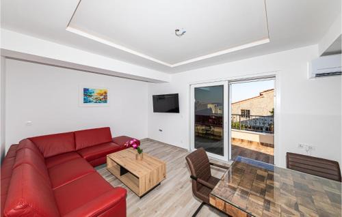 Kastela Casa | Lovely Home In Kastel Luksic With Sauna