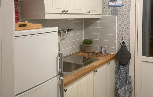 Farjestaden Casa | Lovely Home In Kråketorp With Wifi