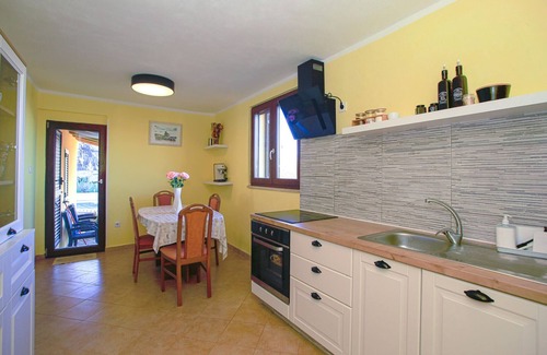 Boljevici Casa | Preciosa casa en Krsan con WiFi