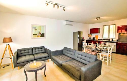 Merindol Casa | Lovely Home In Merindol With Wifi