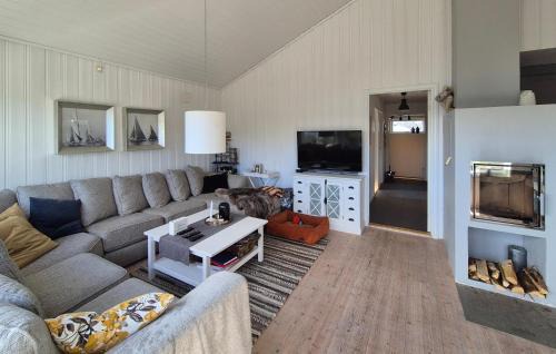 Bomlo Casa | Lovely Home In Mosterhamn With Sauna