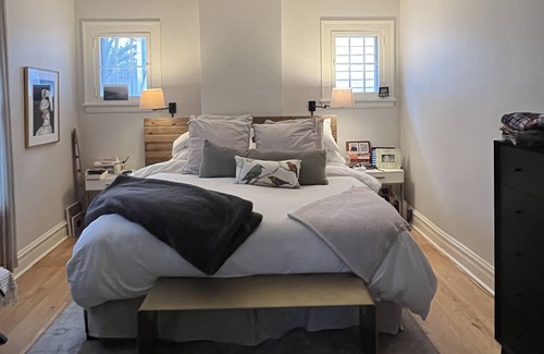 Evanston Casa | Lovely home in Northwest Evanston. Near Lakefront and Northwestern University.