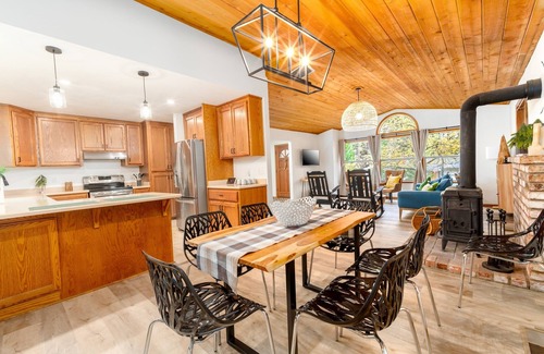 Placerville Casa | Lovely Home in Pollock Pines with Hot Tub