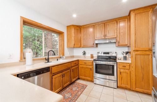 Placerville Casa | Lovely Home in Pollock Pines with Hot Tub