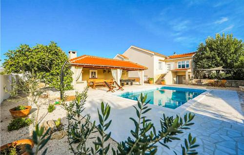 Pridraga Casa | Lovely Home In Pridraga