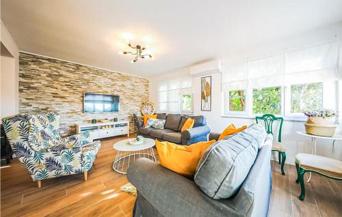 Pridraga Casa | Lovely Home In Pridraga