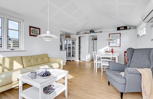 Ronde Casa | Hermosa casa en Rønde con vista al mar