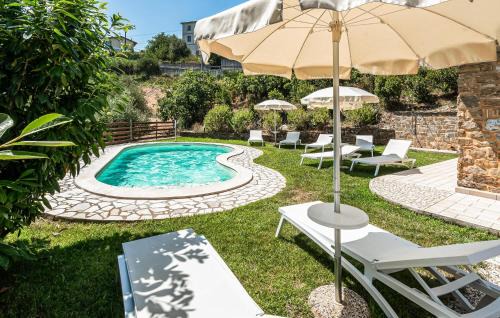 Rutino Casa | Lovely Home In Rutino With Kitchen