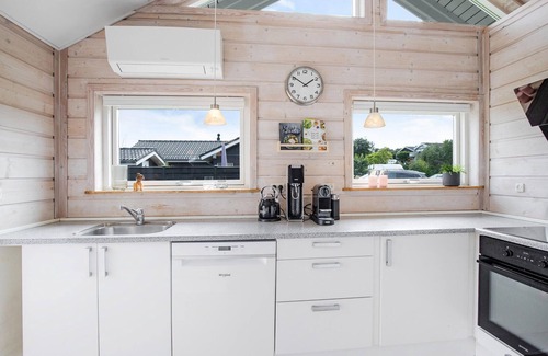 Grønninghoved Strand Casa | Preciosa casa en Sjølund con cocina