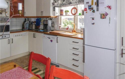 Spanga - Tensta Casa | Lovely Home In Spånga With Kitchen