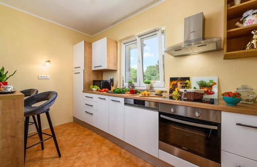 Heraki Casa | Preciosa casa en Sv.Lovrec con WiFi