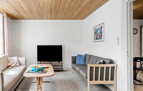 Hvidbjerg Casa | Lovely Home In Thyholm With Wifi