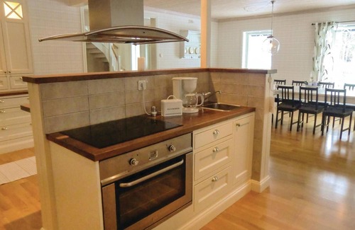 Tranas Casa | Bonita casa en Tranås con cocina