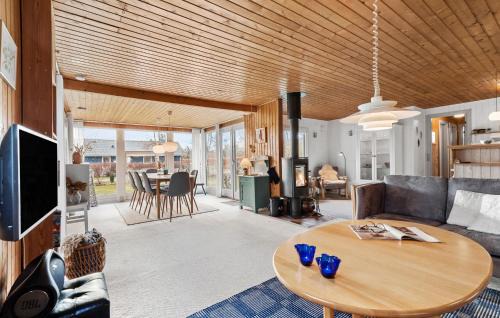 Vemb Casa | Lovely Home In Vemb With Wifi