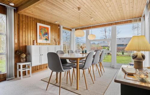 Vemb Casa | Lovely Home In Vemb With Wifi