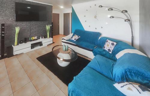 Villespassans Casa | Lovely Home In Villespassans With Wifi