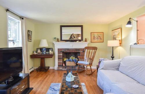 Chatham Casa | Lovely Home Near Bike Path Dog Welcome!