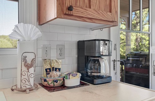 Angels Camp Casa | Lovely Home- near fine dining and pool area (Bret Harte Cottage)