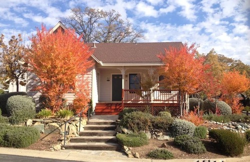Angels Camp Casa | Lovely Home- near fine dining and pool area (Bret Harte Cottage)