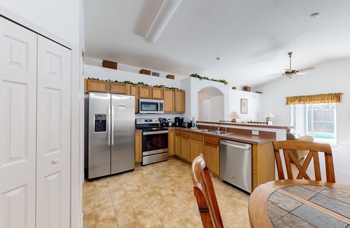 Lindfields Casa | Lovely home with a private pool, grill, washer/dryer, & AC - snowbird friendly