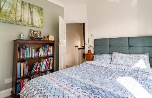 Lady Margaret Casa | Lovely house (Ealing, London)