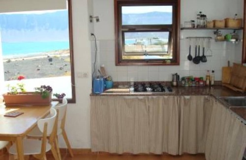 Teguise Cabaña | Bonita casa en el corazón de Famara con jardin cerca del mar & wifi gratuito